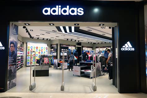 tienda de adidas cerca de mi